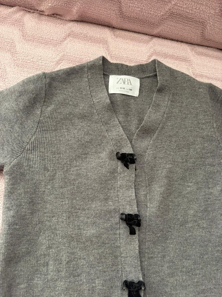 Kız Çocuk Gri Nakışlı Triko Hırka - Görsel 2