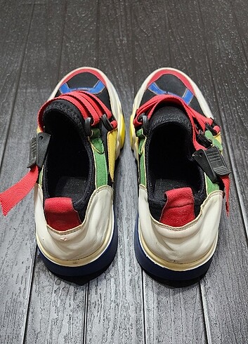 Renkli ayakkabı - Görsel 3