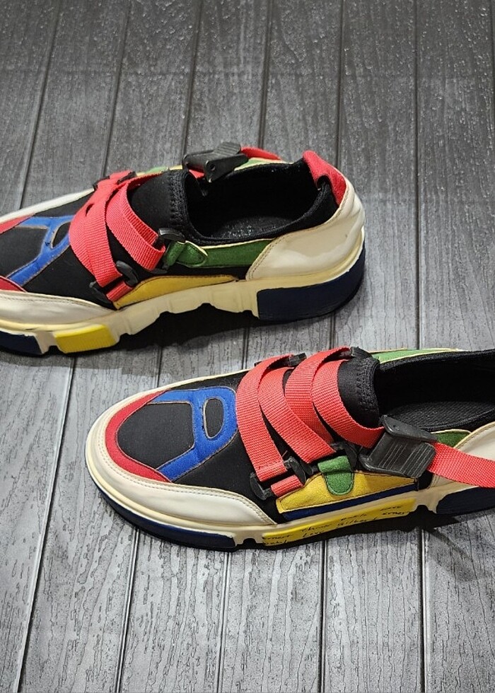 Renkli ayakkabı - Görsel 2