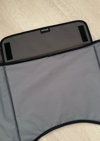 Gri Oto Koltuğu Masaüstü Düzenleyici - Görsel 3