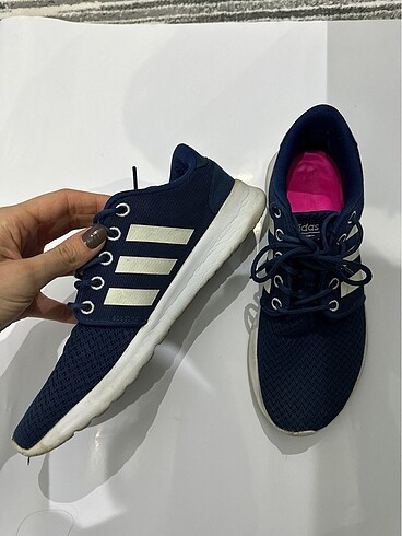 40 Beden Adidas Spor Ayakkabı
