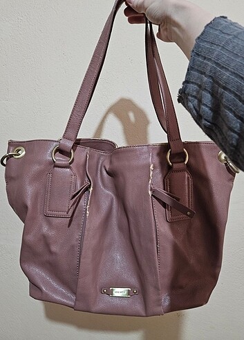 Nine West gül kurusu deri omuz çantası.