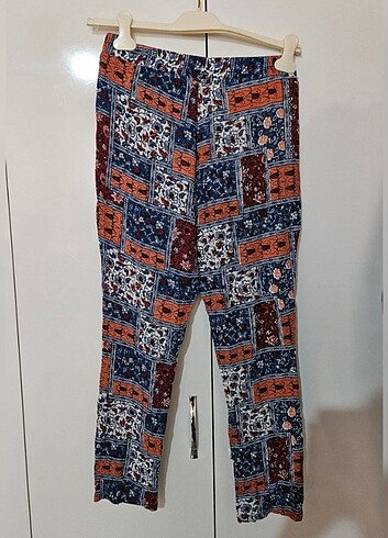 Koton marka yazlık pantolon.