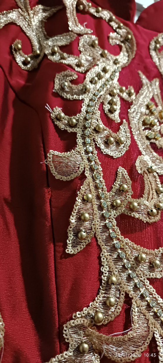 Bordo İşlemeli Uzun Kollu Abiye Elbise 1 kere giyildi - Görsel 3