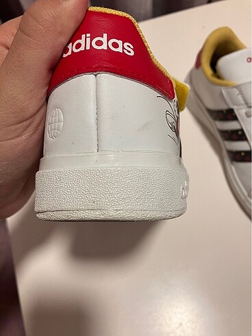 33 Beden beyaz Renk Erkek çocuk Adidas spor ayakkabı