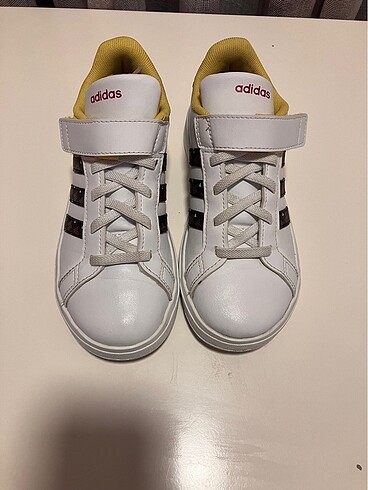 33 Beden Erkek çocuk Adidas spor ayakkabı