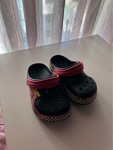 Erkek çocuk crocs