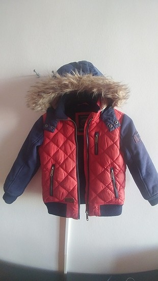 c&a marka çok temiz 4 yaş çocuk montu