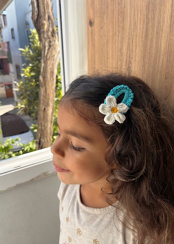 Çiçekli Örgü Toka