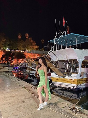 s Beden Pull&bear yeşil fırfırlı elbise