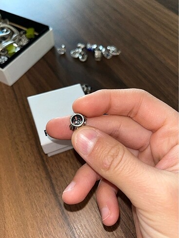 Beden Kraliyet tacı charm