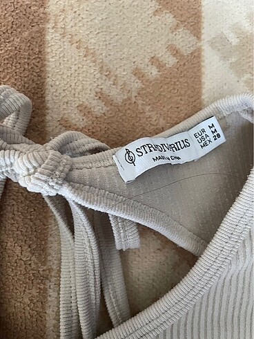 Stradivarius sırtı açık crop