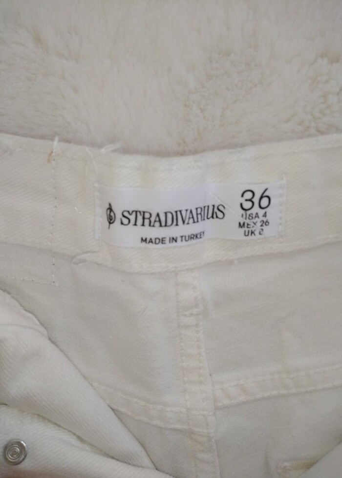 Metalik detaylı şort  - Görsel 4