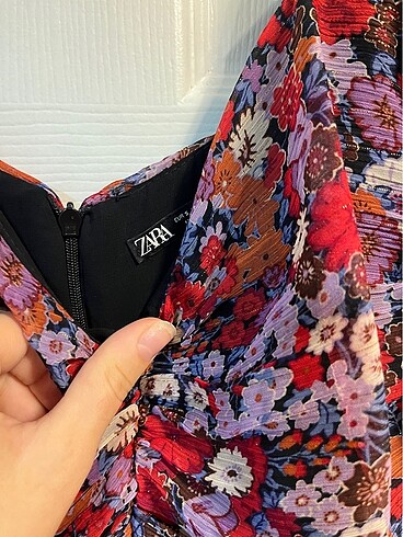 s Beden Zara çiçekli elbise