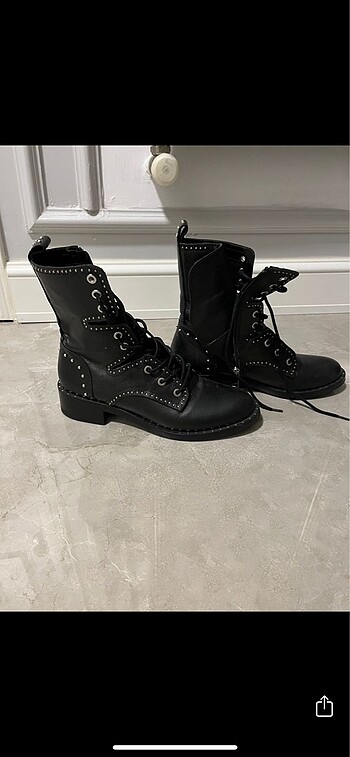Zara gerçek deri zımbalı bot