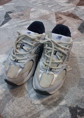 New Balance Beyaz Gri Bağcıklı Spor Ayakkabı - Görsel 3