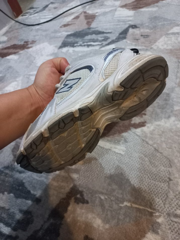 New Balance Beyaz Gri Bağcıklı Spor Ayakkabı - Görsel 2