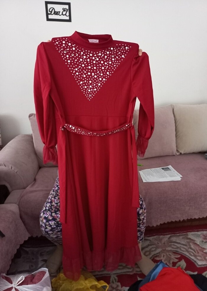 Likralı Kırmızı abiye sadece kına için giyildi - Görsel 3