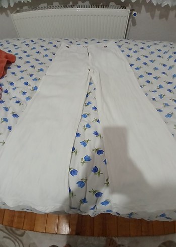 Düğmeli Beyaz Keten Kadın Pantolon - Görsel 2