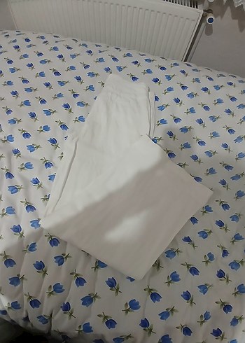 Düğmeli Beyaz Keten Kadın Pantolon - Görsel 3