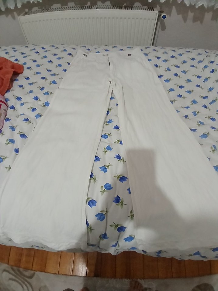 Düğmeli Beyaz Keten Kadın Pantolon - Görsel 2