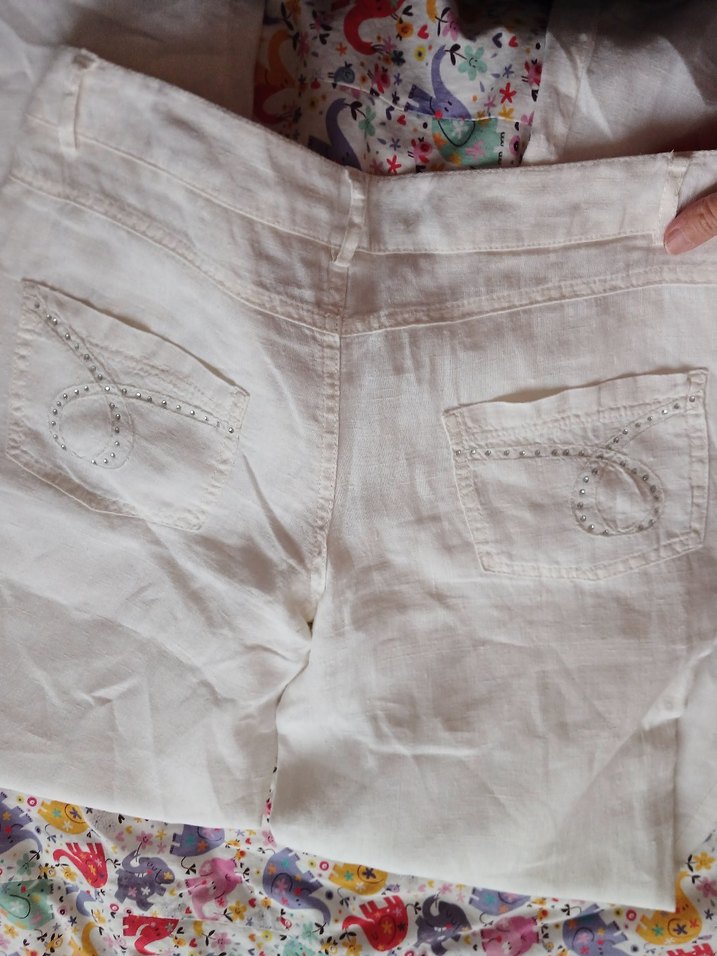 Düğmeli Bol Kesim Beyaz Kadın Kumaş Pantolon - Görsel 4