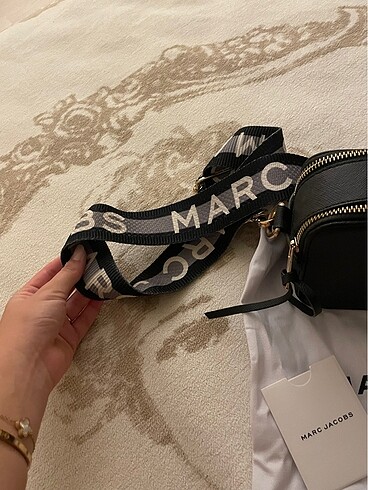  Beden siyah Renk Marc jacobs çanta