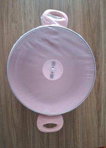 Pastel Pembe Kapaklı Tencere