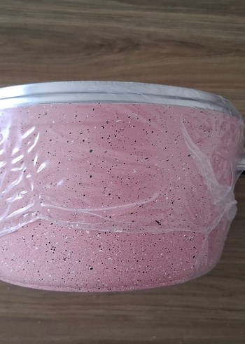 Diğer Pastel Pembe Kapaklı Tencere