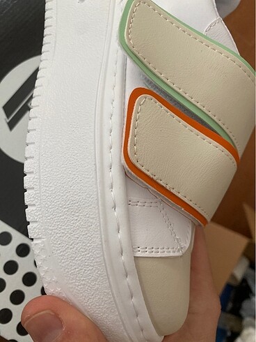 36 Beden beyaz Renk Beyaz yeşil turuncu renkli çift cırtlı kalın tabanlı spor ayakka