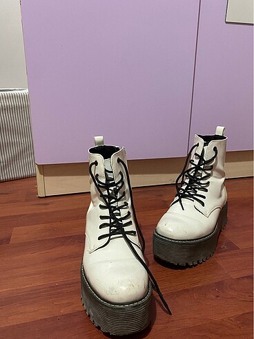 36 Beden beyaz Renk Bershka bot