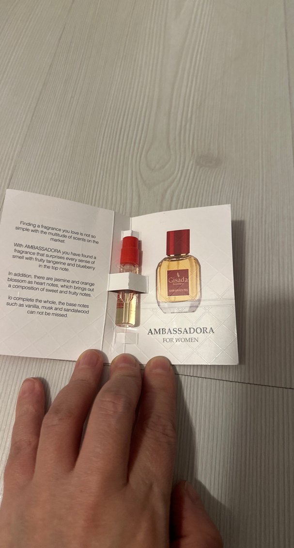 Gisada Ambassadora Kadın Parfümü 1.5 ml - Görsel 2