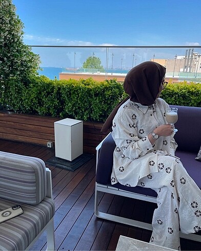 Diğer Çiçek desenli keten takım
