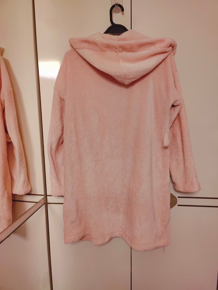 Pembe Kapüşonlu Sabahlık - Görsel 2