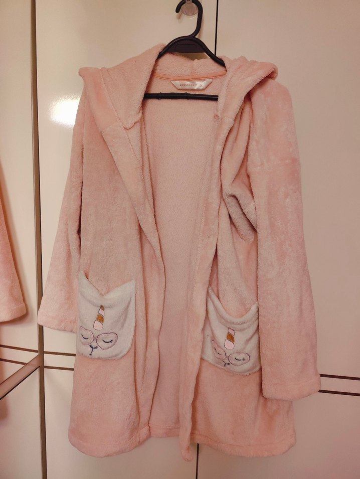 Pembe Kapüşonlu Sabahlık - Görsel 3