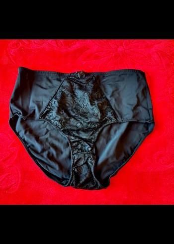 Diğer Siyah Gotik Mini Sütyen ve Külot Takımı ve 4 adet külot