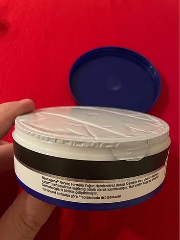 Beden Renk Neutrogena Yoğun Nemlendiricili Bakım Kremi