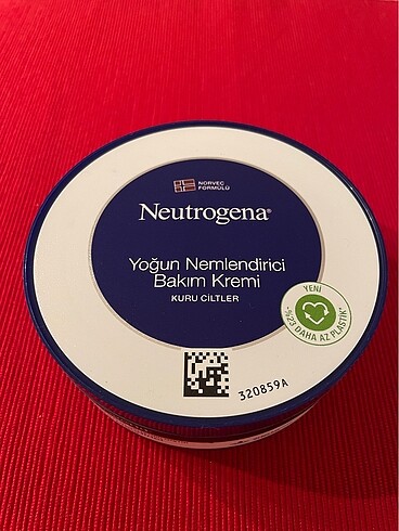 Neutrogena Yoğun Nemlendiricili Bakım Kremi