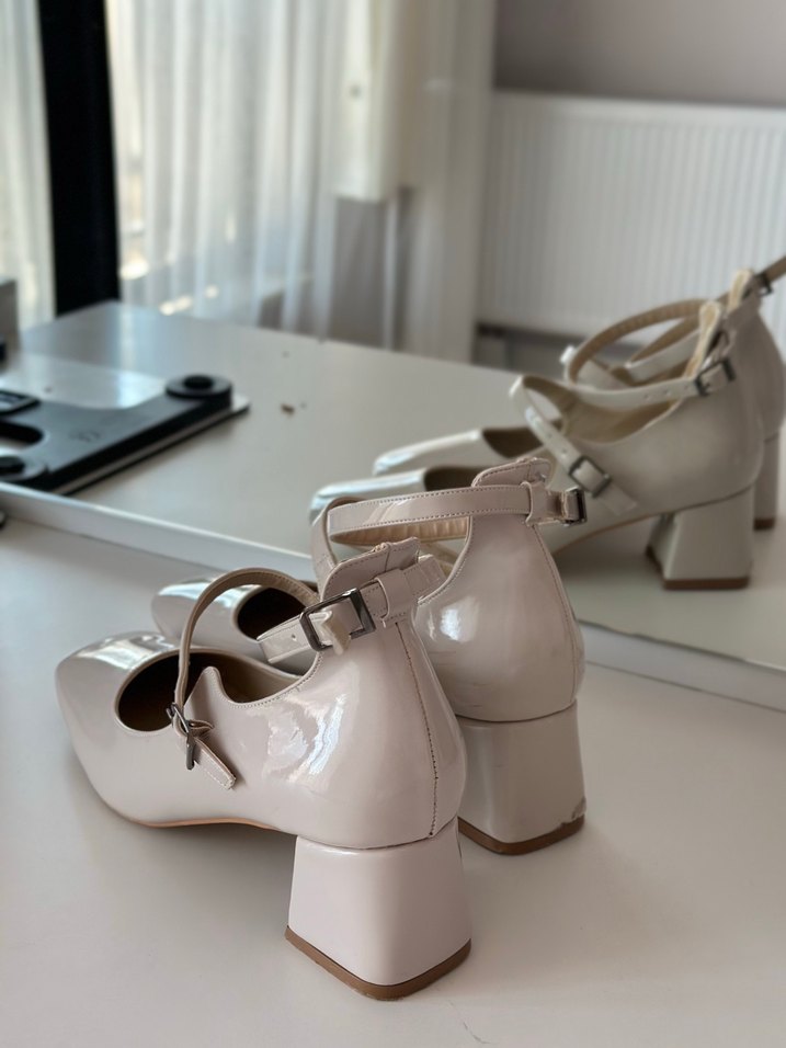 Bej Topuklu Klasik Kadın Ayakkabı - Görsel 3