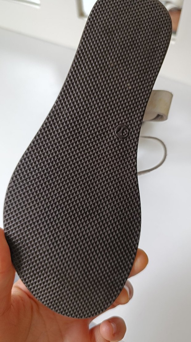 Beyaz Deri Kadın Dolgu Topuklu Sandalet - Görsel 2