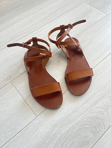 New Look marka sandalet