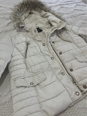 Zara Mont
