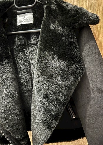 Stradivarius Siyah Süet Kürklü Kadın Ceket - Görsel 3