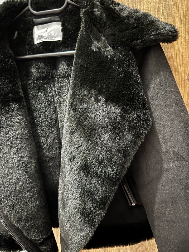 Stradivarius Siyah Süet Kürklü Kadın Ceket - Görsel 3