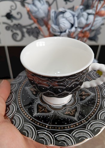 Paşabahçe Siyah Desenli porselen Fincan ve Tabak