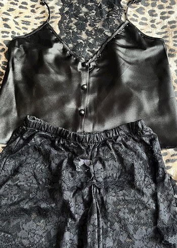 Siyah Dantelli Mini Gotik Kadın Pijama Takımı