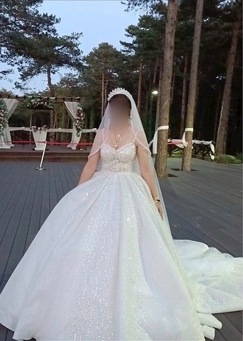 Parlak Beyaz Straplez Prenses Gelinlik
