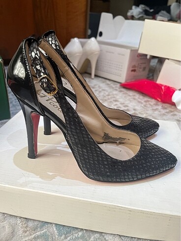 Siyah stiletto
