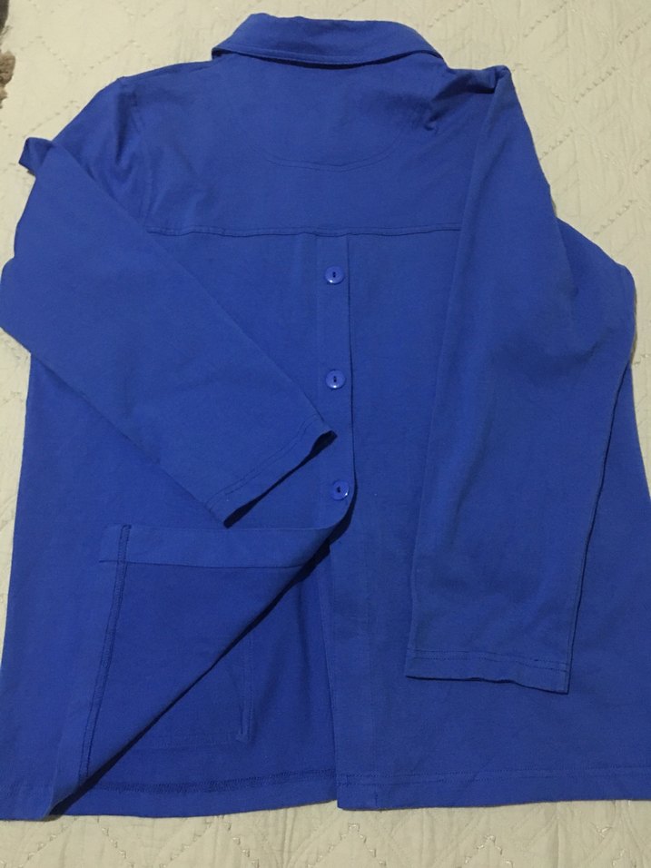 Mavi Düğmeli Kadın Uzun Kollu Gömlek - Görsel 3