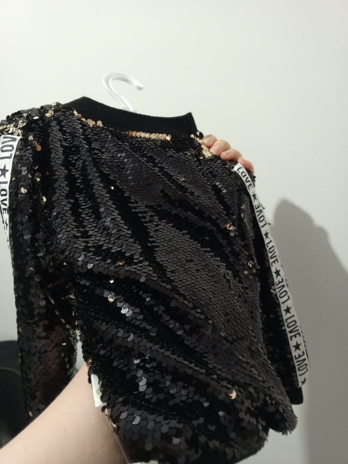 Siyah Pul Detaylı Kapüşonlu Kız Bolero - Görsel 3